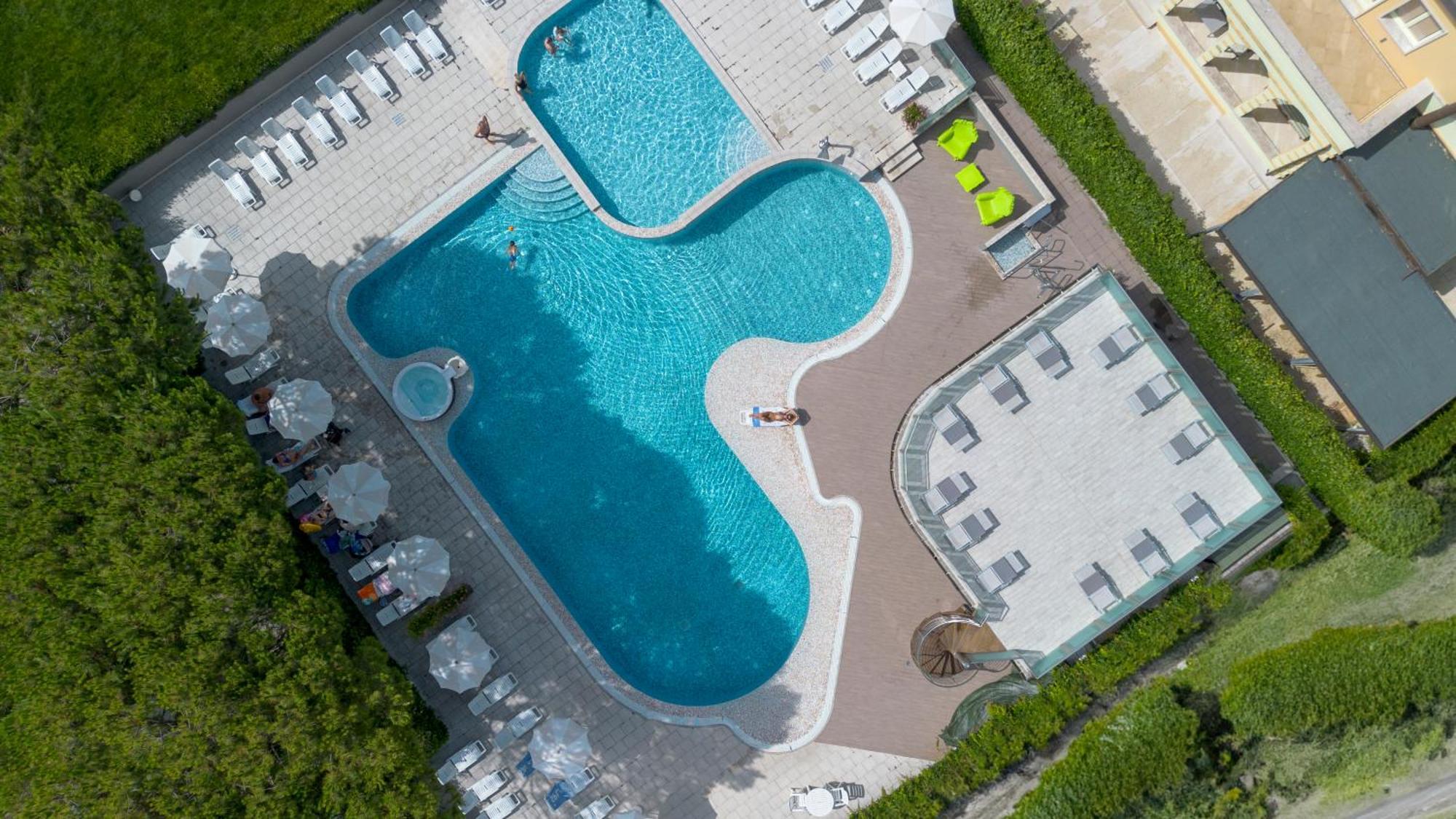Hotel Luxor Milano Marittima Exterior photo