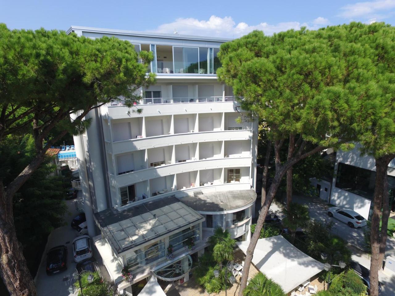 Hotel Luxor Milano Marittima Exterior photo