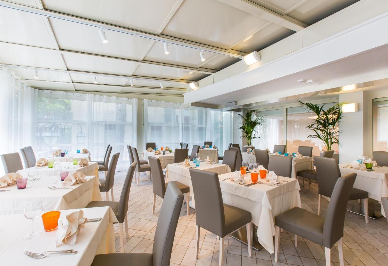 Hotel Luxor Milano Marittima Exterior photo